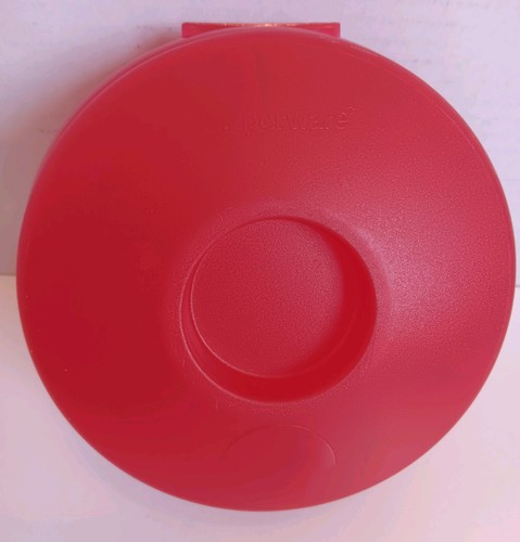 Tupperware bagel keeper - bagel, salad